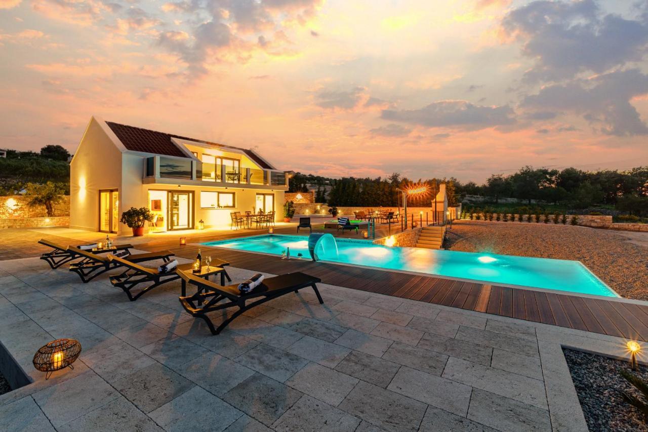 Villa Celeste ซูเปตาร์ ภายนอก รูปภาพ