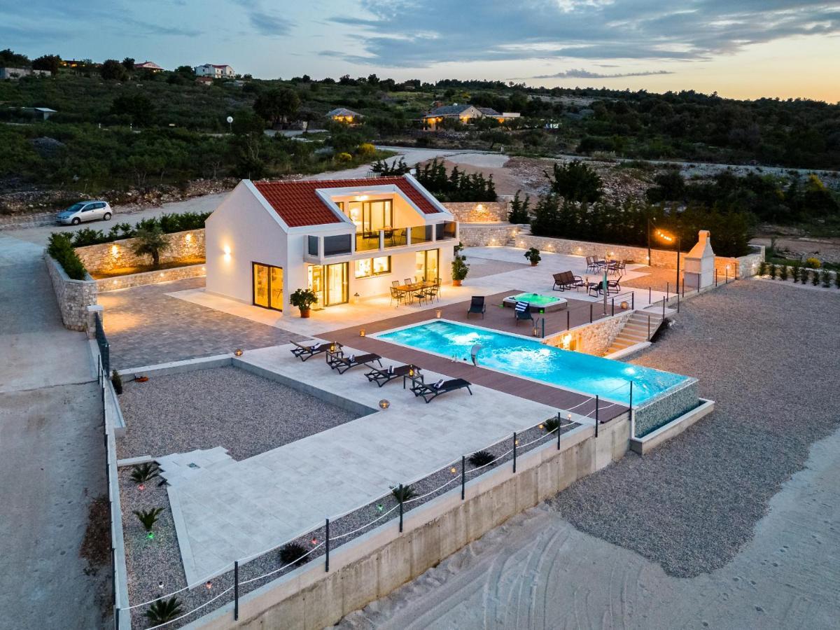 Villa Celeste ซูเปตาร์ ภายนอก รูปภาพ